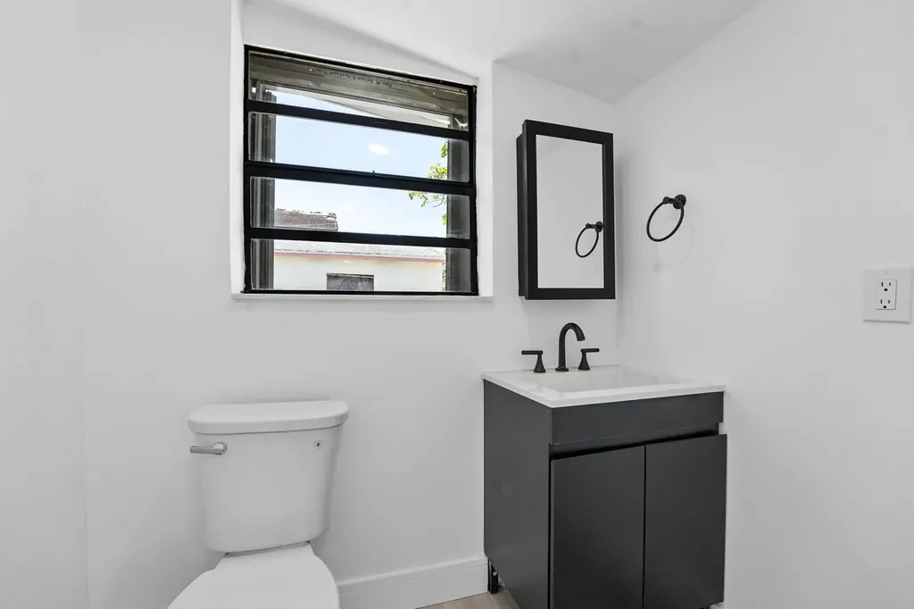 488 NW 2nd Terrace Deerfield Beach FL 33441