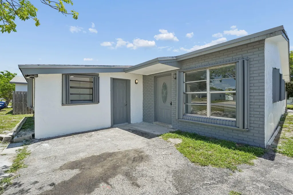 488 NW 2nd Terrace Deerfield Beach FL 33441