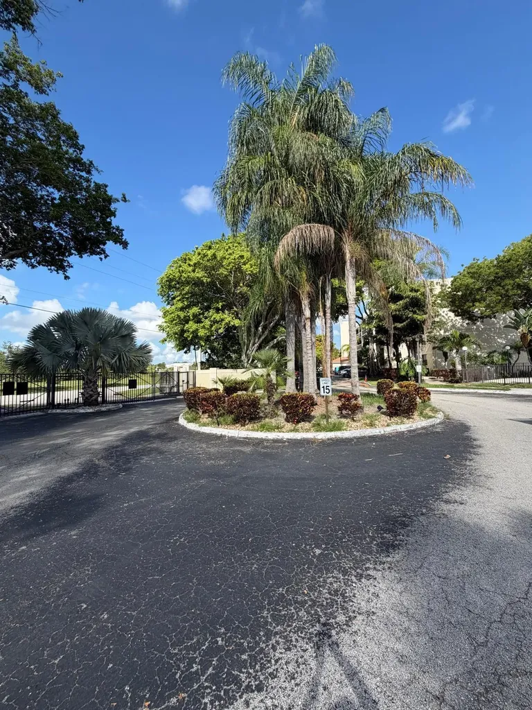 118 Lake Emerald Drive Oakland Park FL 33309