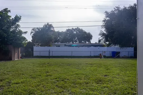 2220 N 47th Avenue Hollywood FL 33021