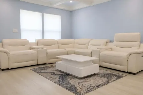 2220 N 47th Avenue Hollywood FL 33021
