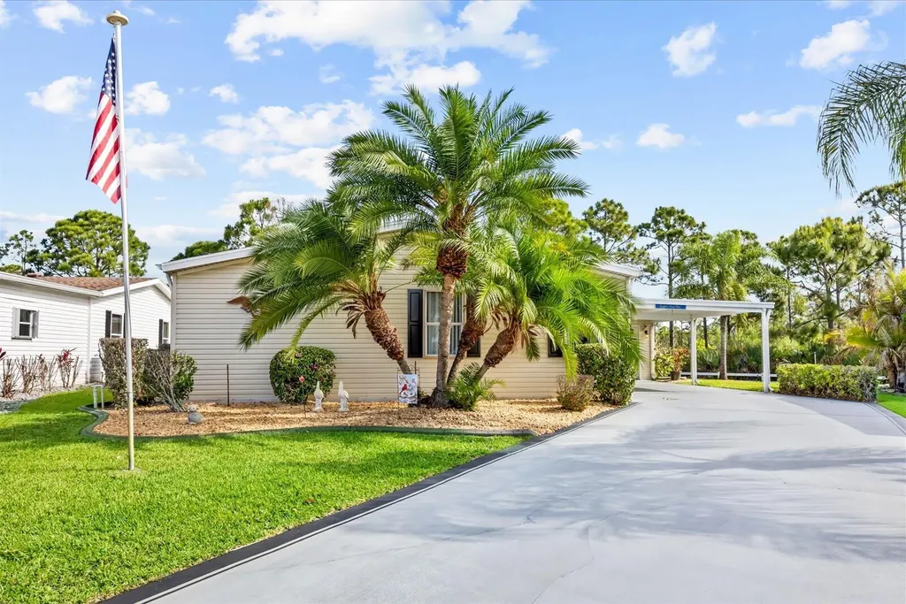 2872 Eagle's Nest Way Port St Lucie FL 34952