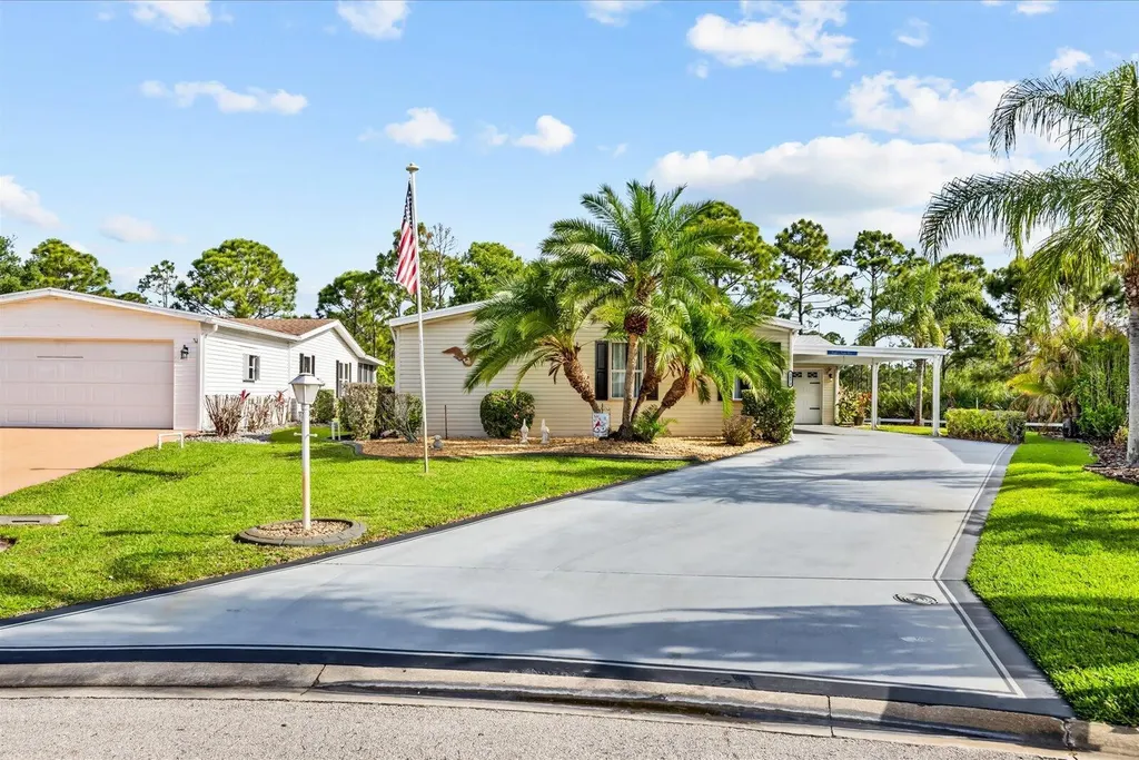 2872 Eagle's Nest Way Port St Lucie FL 34952