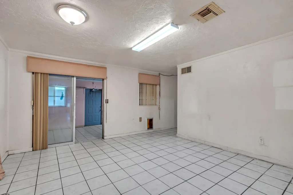 7831 NW 30th Street Hollywood FL 33024