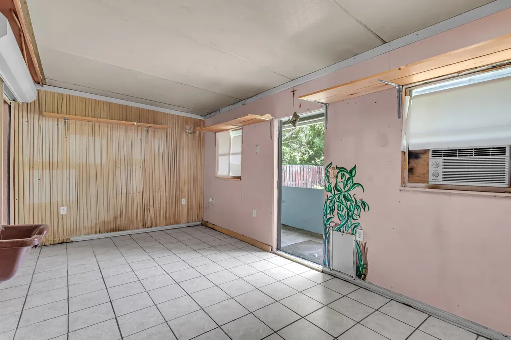 7831 NW 30th Street Hollywood FL 33024