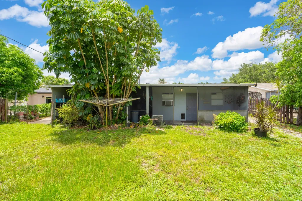 7831 NW 30th Street Hollywood FL 33024