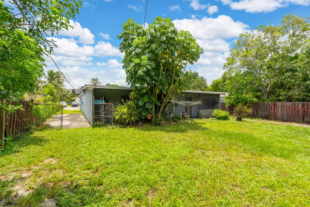 7831 NW 30th Street Hollywood FL 33024