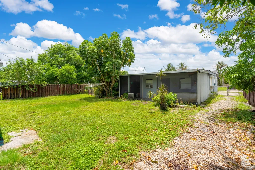7831 NW 30th Street Hollywood FL 33024