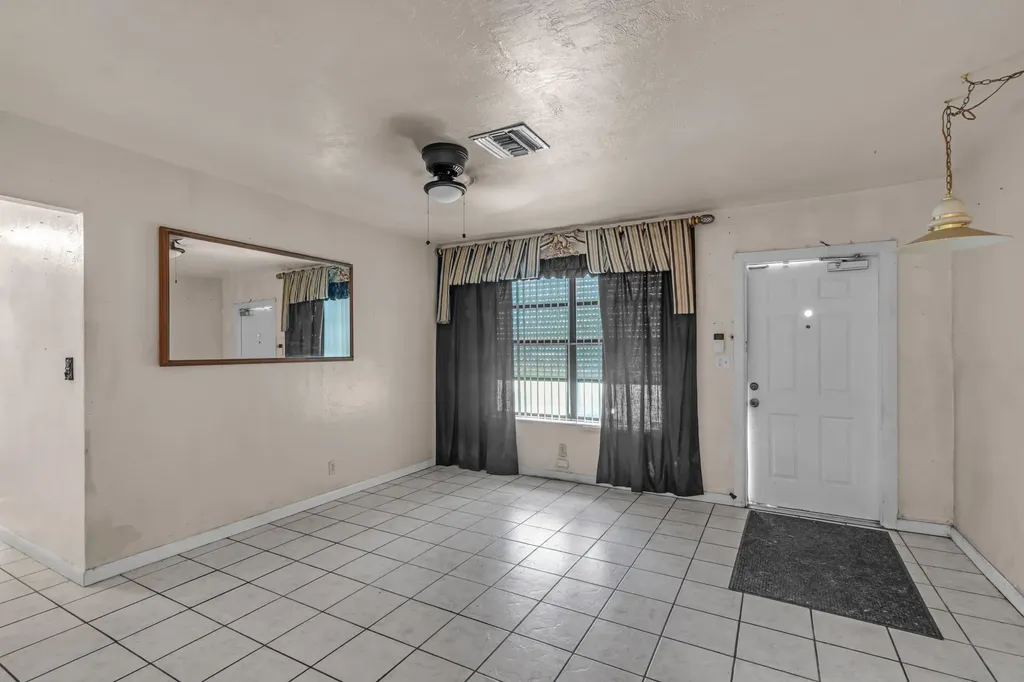 7831 NW 30th Street Hollywood FL 33024