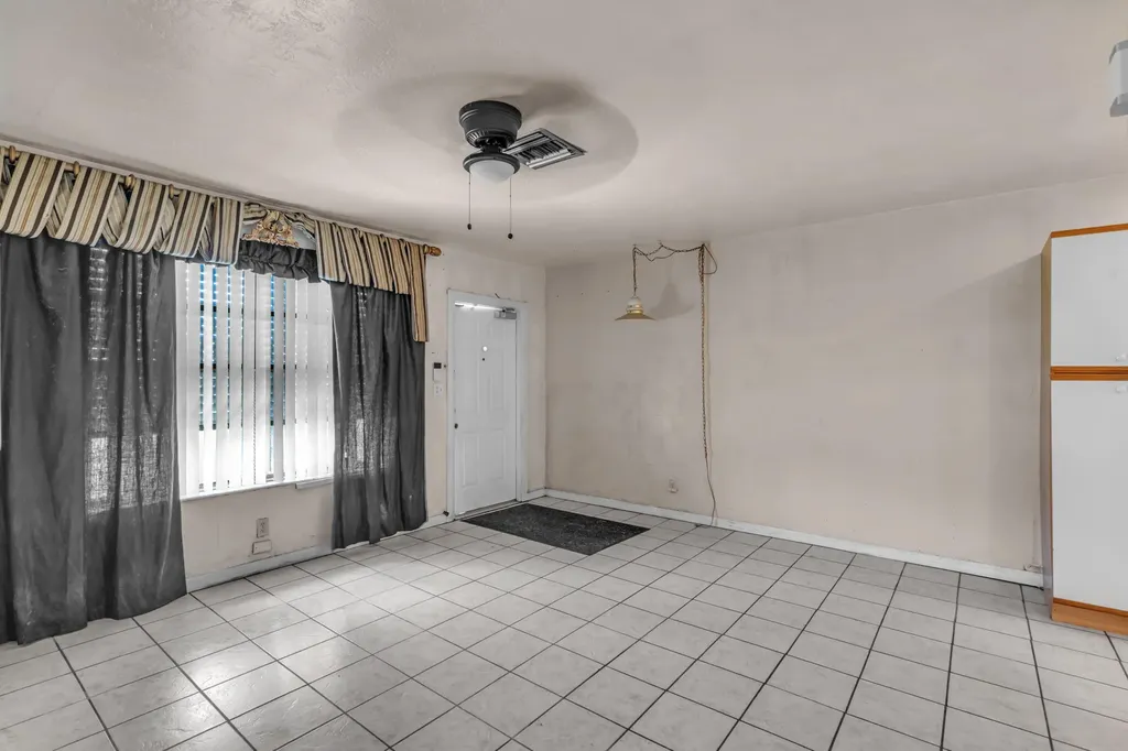 7831 NW 30th Street Hollywood FL 33024