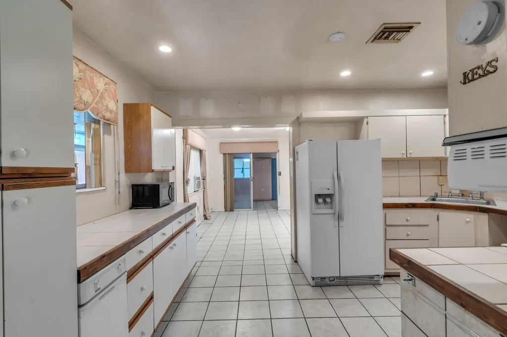 7831 NW 30th Street Hollywood FL 33024