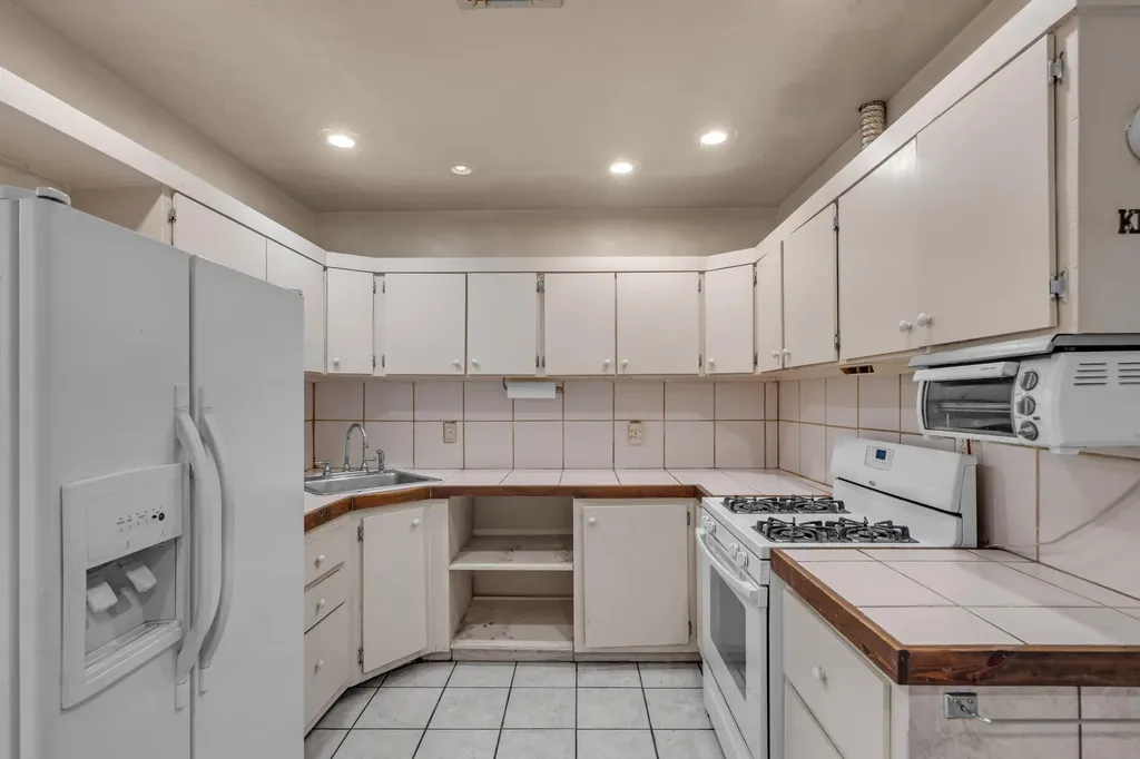 7831 NW 30th Street Hollywood FL 33024