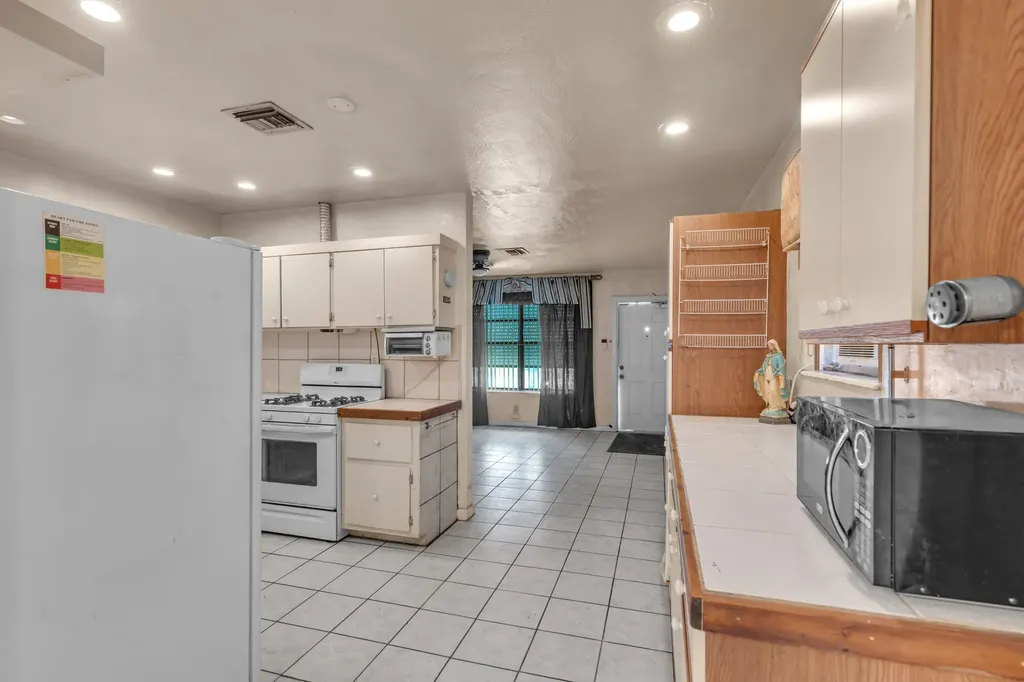 7831 NW 30th Street Hollywood FL 33024