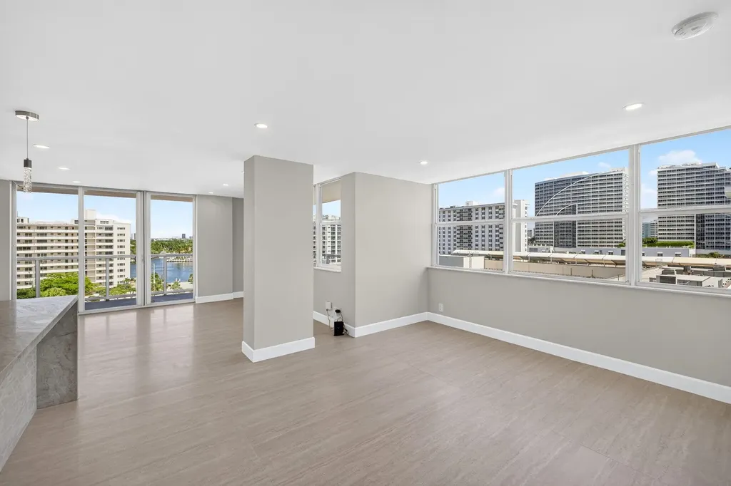 209 N Fort Lauderdale Beach Boulevard N Fort Lauderdale FL 33304