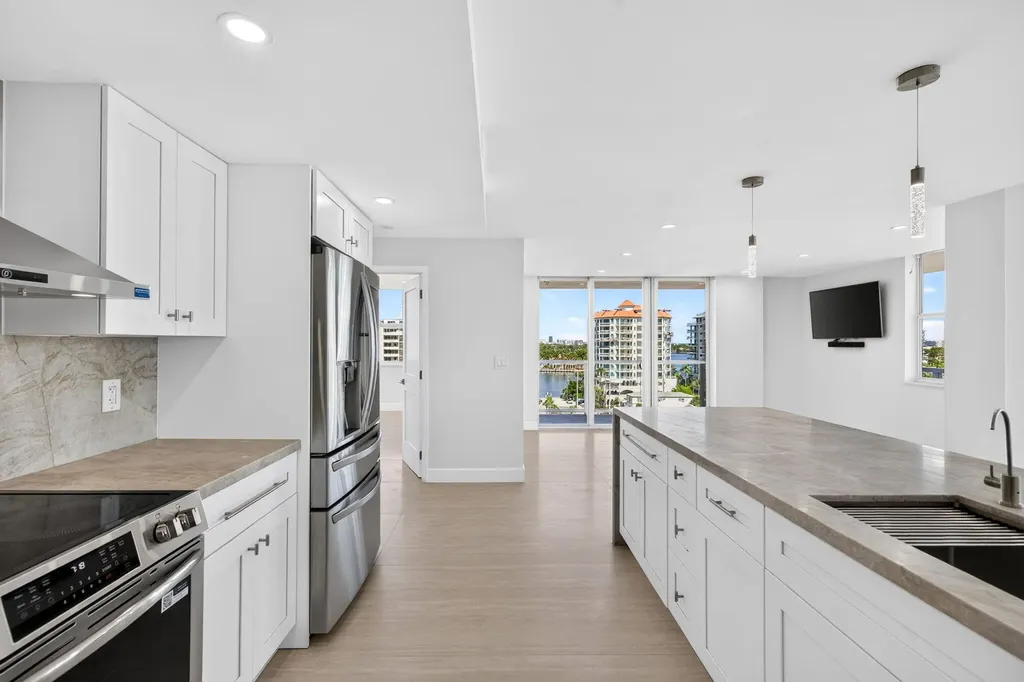 209 N Fort Lauderdale Beach Boulevard N Fort Lauderdale FL 33304