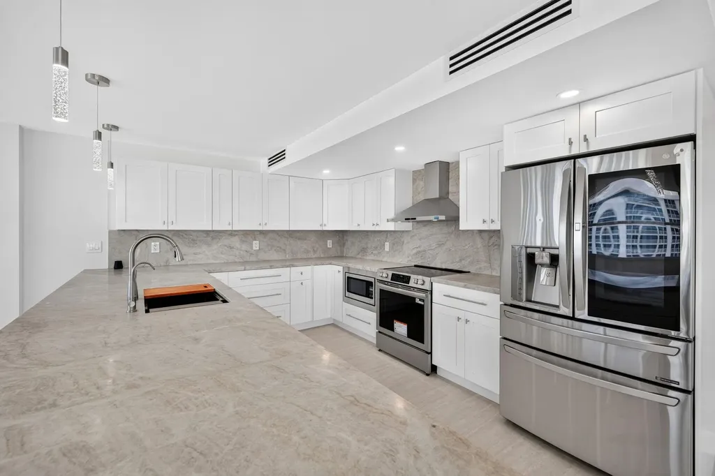 209 N Fort Lauderdale Beach Boulevard N Fort Lauderdale FL 33304