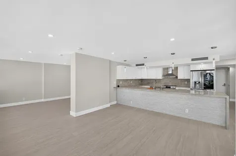 209 N Fort Lauderdale Beach Boulevard N Fort Lauderdale FL 33304