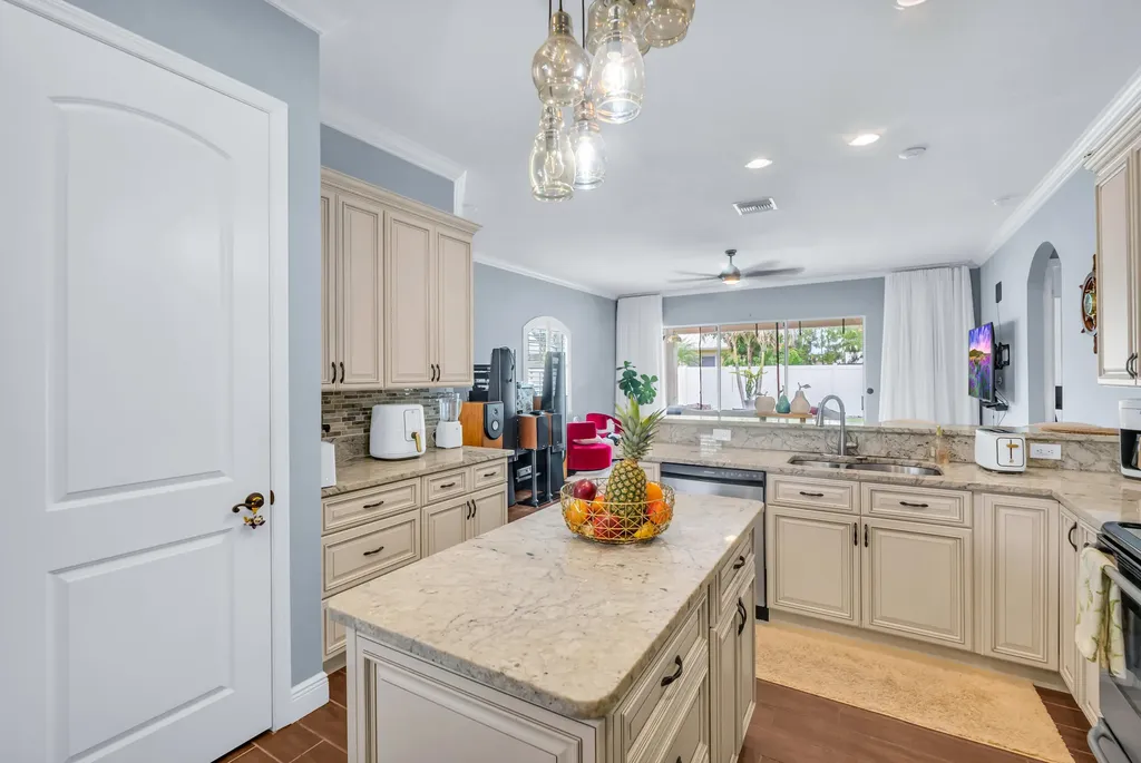 6462 NW Colgate Street Port St Lucie FL 34986