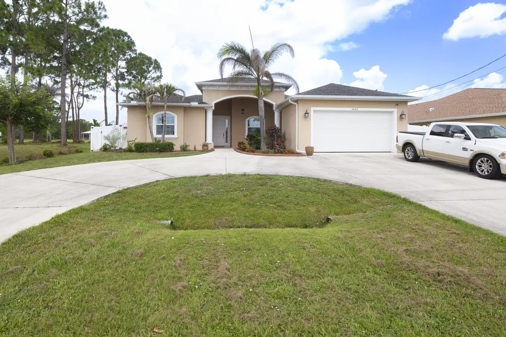 6462 NW Colgate Street Port St Lucie FL 34986