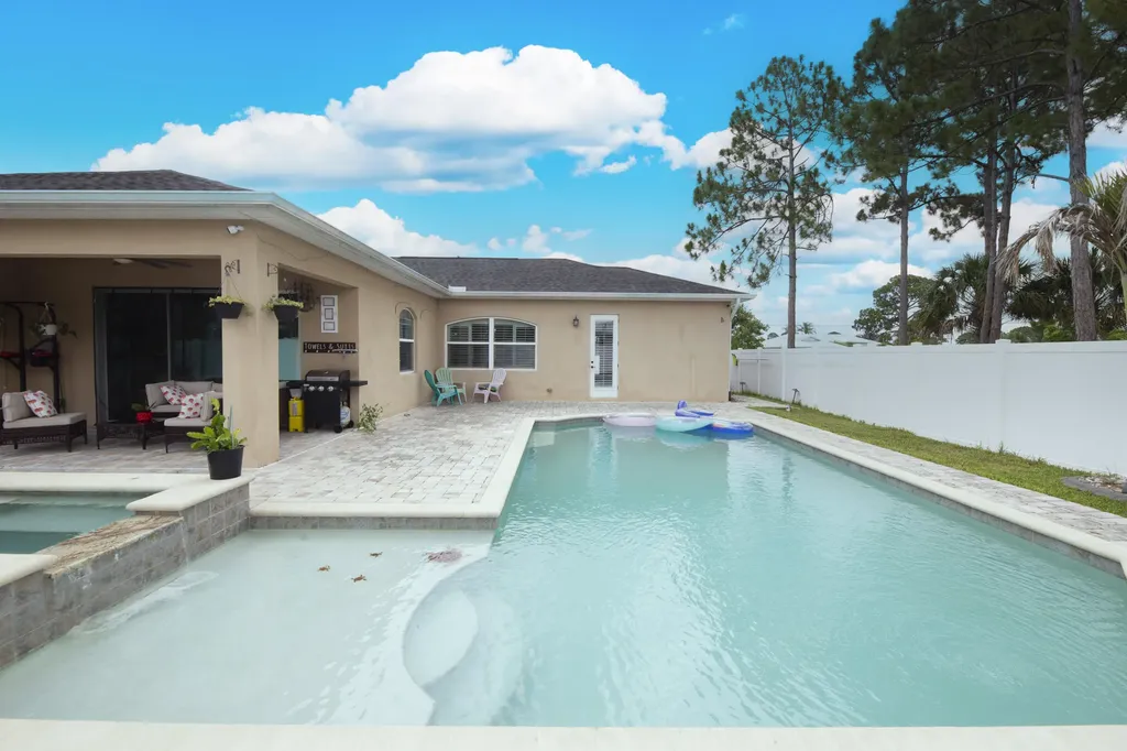 6462 NW Colgate Street Port St Lucie FL 34986