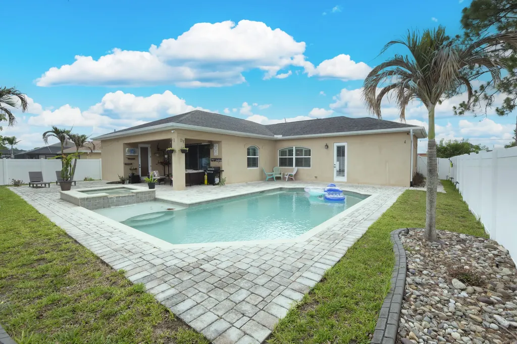 6462 NW Colgate Street Port St Lucie FL 34986
