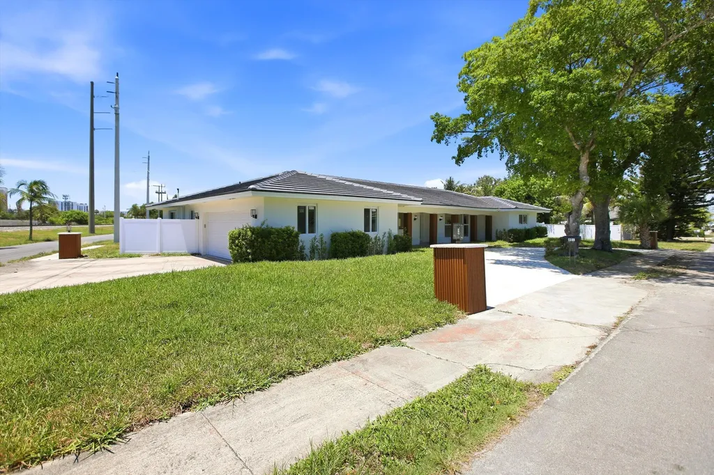 Dania Beach FL, 401 NW 3rd Place