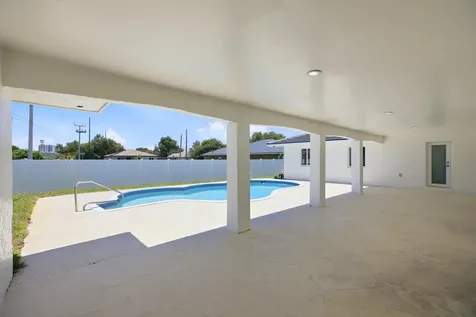 401 NW 3rd Place Dania Beach FL 33004