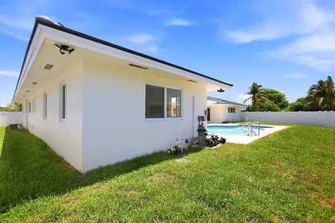 401 NW 3rd Place Dania Beach FL 33004