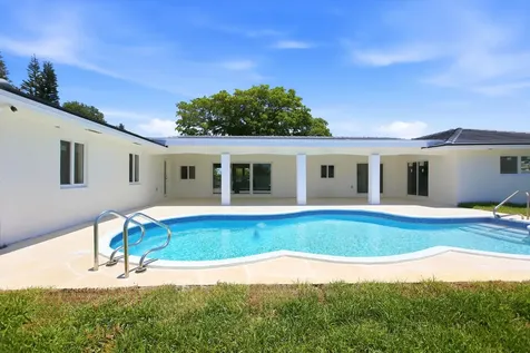 401 NW 3rd Place Dania Beach FL 33004