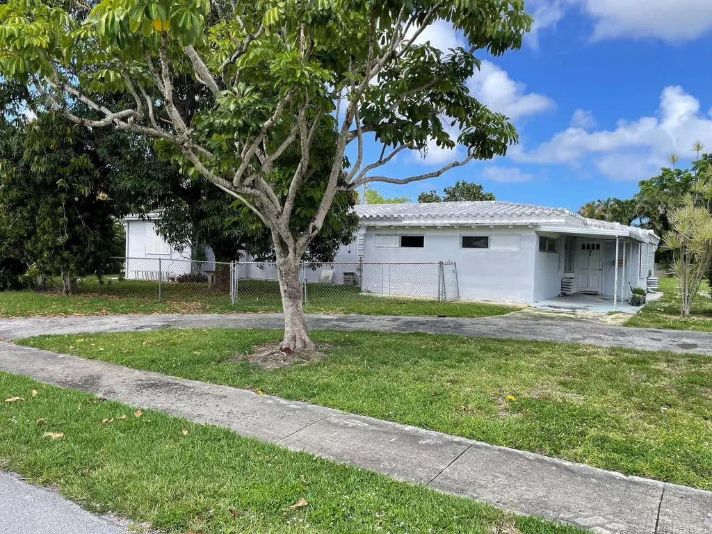1301 NE 180th Street North Miami Beach FL 33162