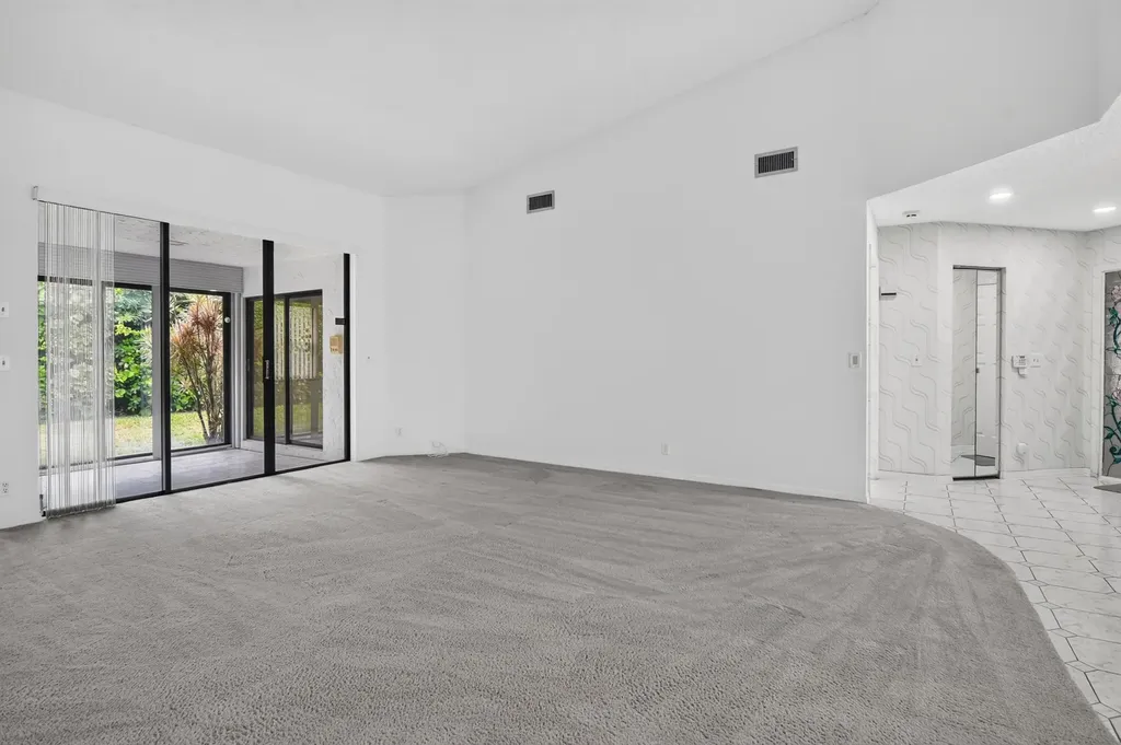 10523 Ladypalm Boca Raton FL 33498