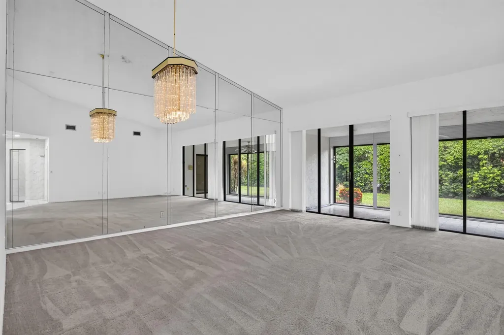 10523 Ladypalm Boca Raton FL 33498