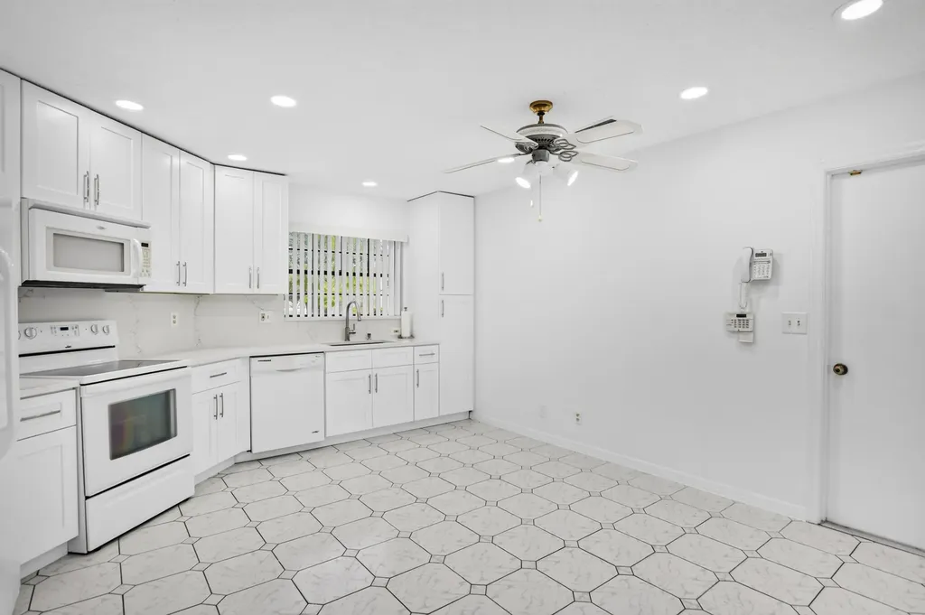 10523 Ladypalm Boca Raton FL 33498