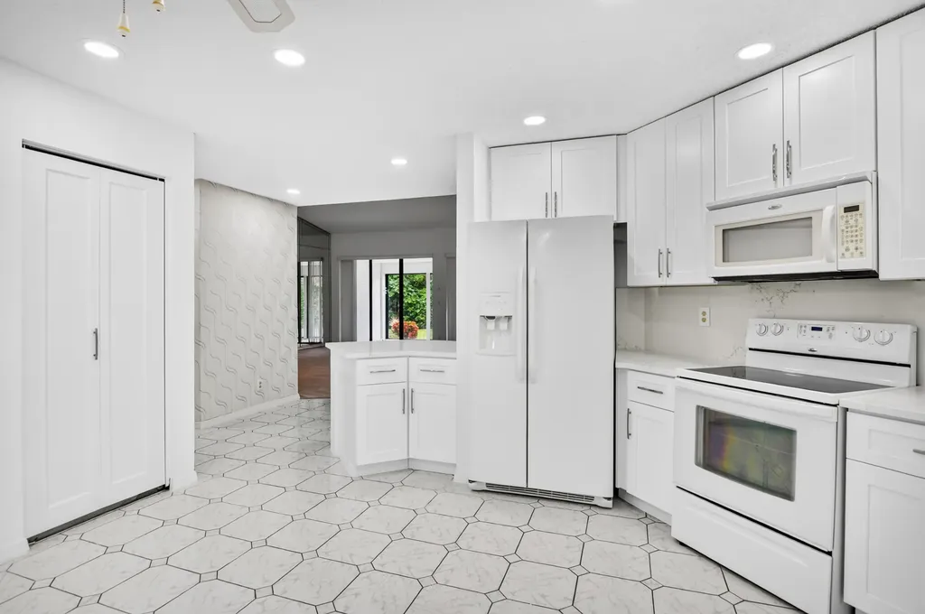 10523 Ladypalm Boca Raton FL 33498