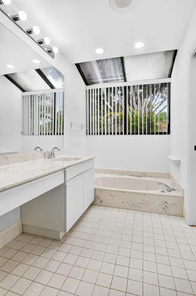 10523 Ladypalm Boca Raton FL 33498