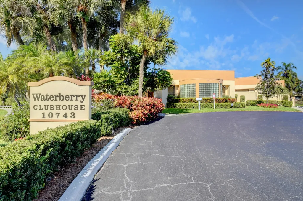 10523 Ladypalm Boca Raton FL 33498