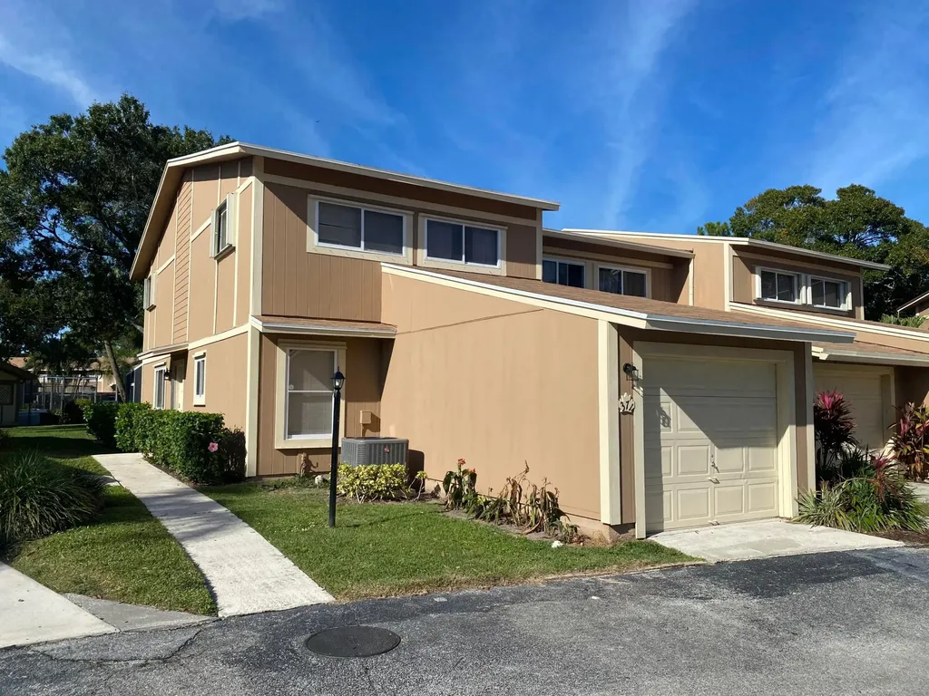 371 Maplecrest Circle Jupiter FL 33458
