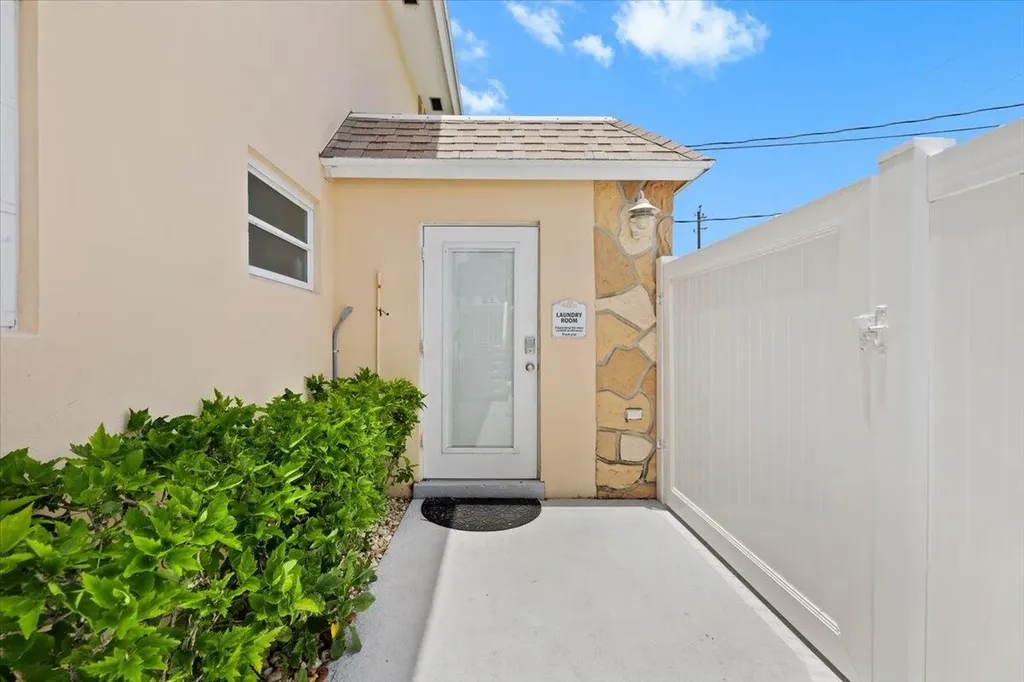 1905 Lake Worth Road Lake Worth Beach FL 33461