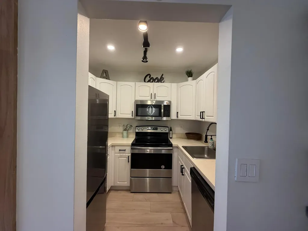 180 Cypress Club Drive Pompano Beach FL 33060