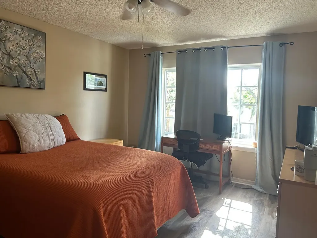 6001 Harbor Isle Way Tamarac FL 33321