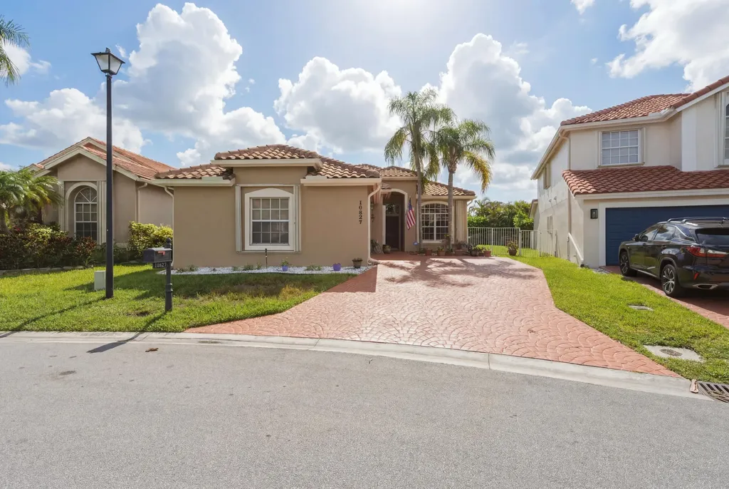10827 La Salinas Circle Boca Raton FL 33428