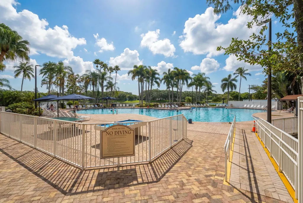 10827 La Salinas Circle Boca Raton FL 33428