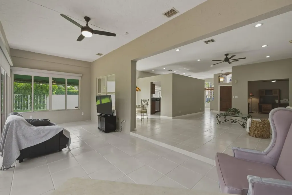 10827 La Salinas Circle Boca Raton FL 33428