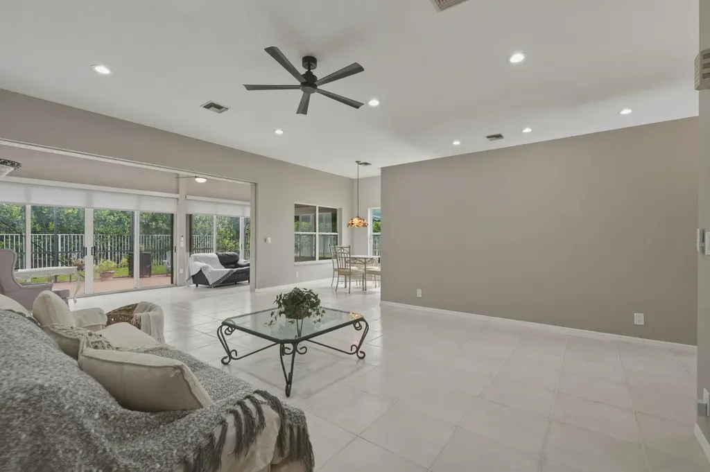 10827 La Salinas Circle Boca Raton FL 33428
