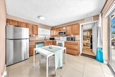 3560 NW 34th Way Lauderdale Lakes FL 33309