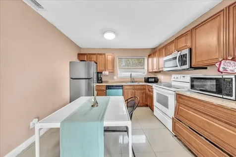 3560 NW 34th Way Lauderdale Lakes FL 33309