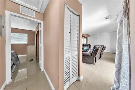 3560 NW 34th Way Lauderdale Lakes FL 33309