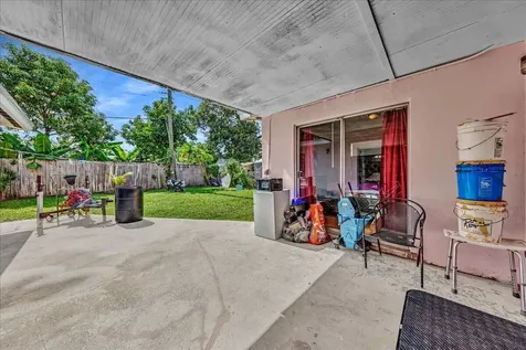 3560 NW 34th Way Lauderdale Lakes FL 33309