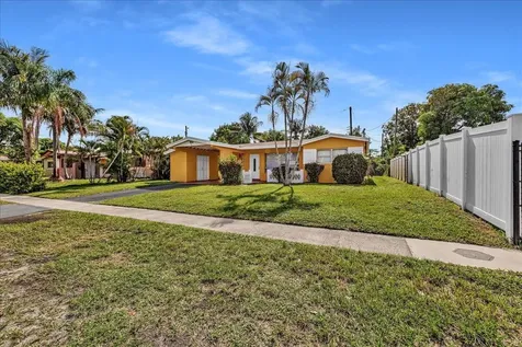 3560 NW 34th Way Lauderdale Lakes FL 33309