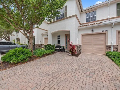 4569 Tara Cove Way West Palm Beach FL 33417